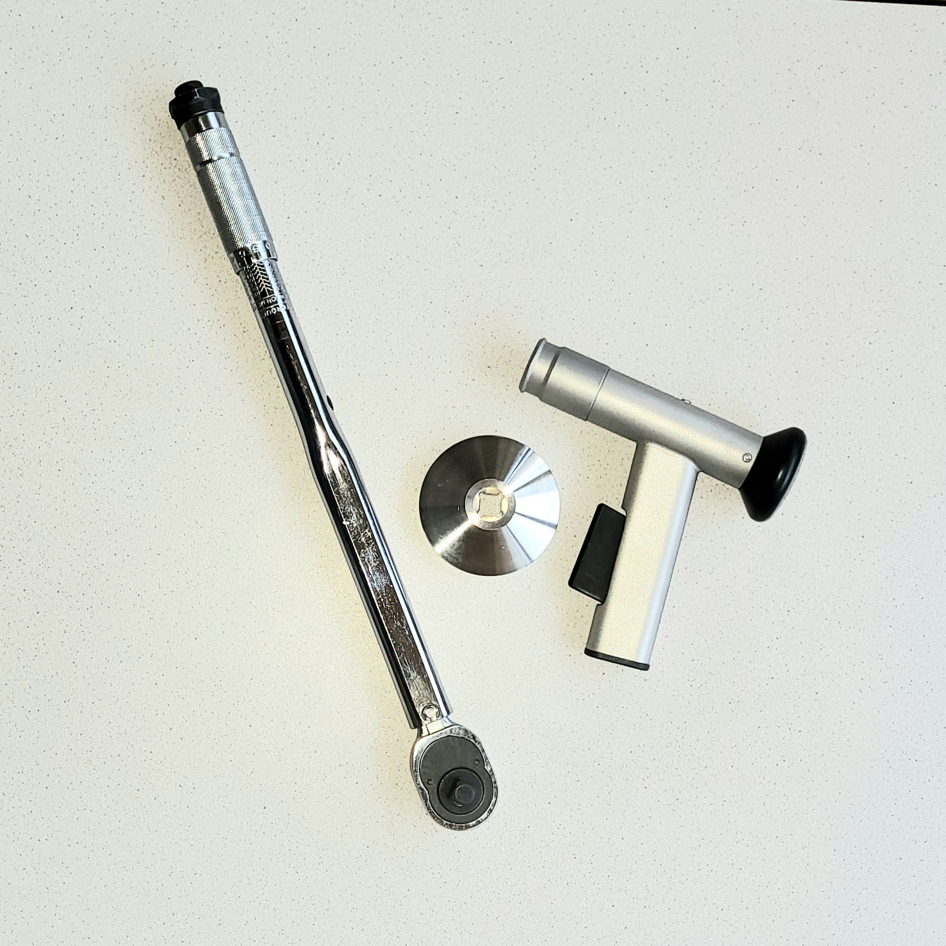 Werkzeug zum Ein- und Ausbau von Fittingen mit Sicherung